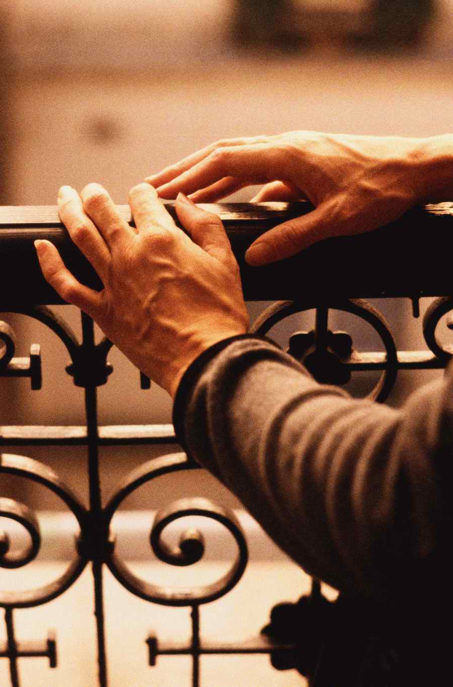 Evocative Hands - Photodisc Signature Series ></a>
<script language=JavaScript> 
  var txt = 