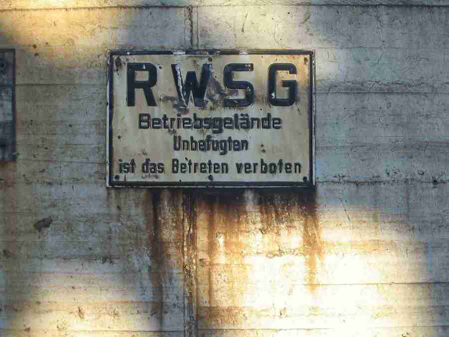 Reflections - RNMEDIA ></a>
<script language=JavaScript> 
  var txt = 