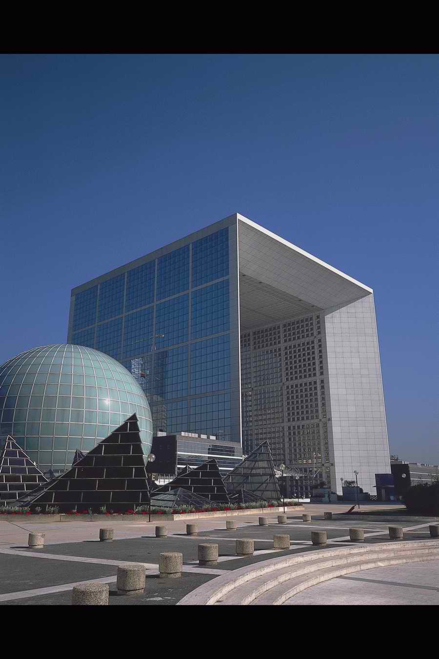 Esprit de Paris - Shibvisi ></a>
<script language=JavaScript> 
  var txt = 