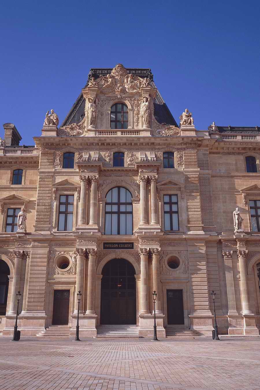 Esprit de Paris - Shibvisi ></a>
<script language=JavaScript> 
  var txt = 