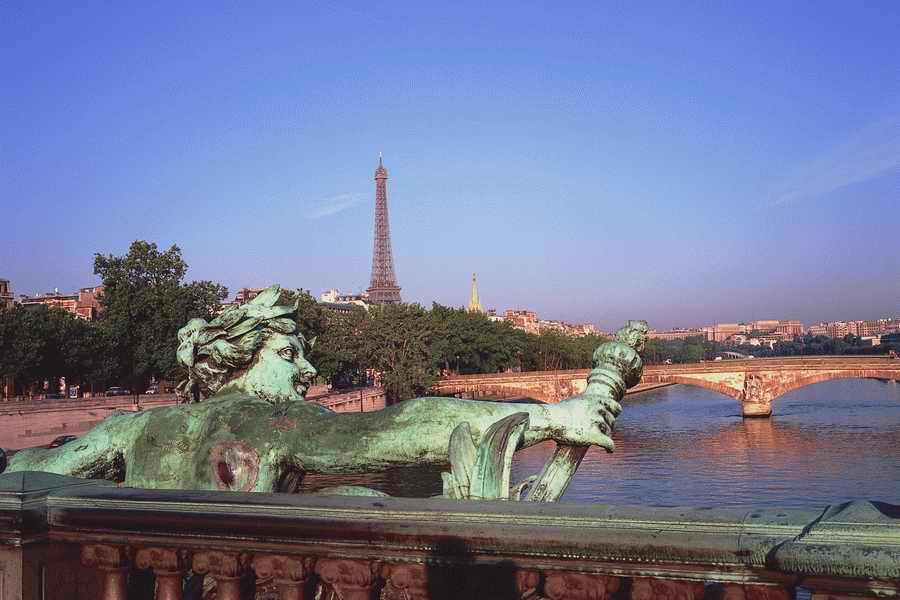 Esprit de Paris - Shibvisi ></a>
<script language=JavaScript> 
  var txt = 