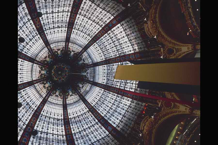 Esprit de Paris - Shibvisi ></a>
<script language=JavaScript> 
  var txt = 
