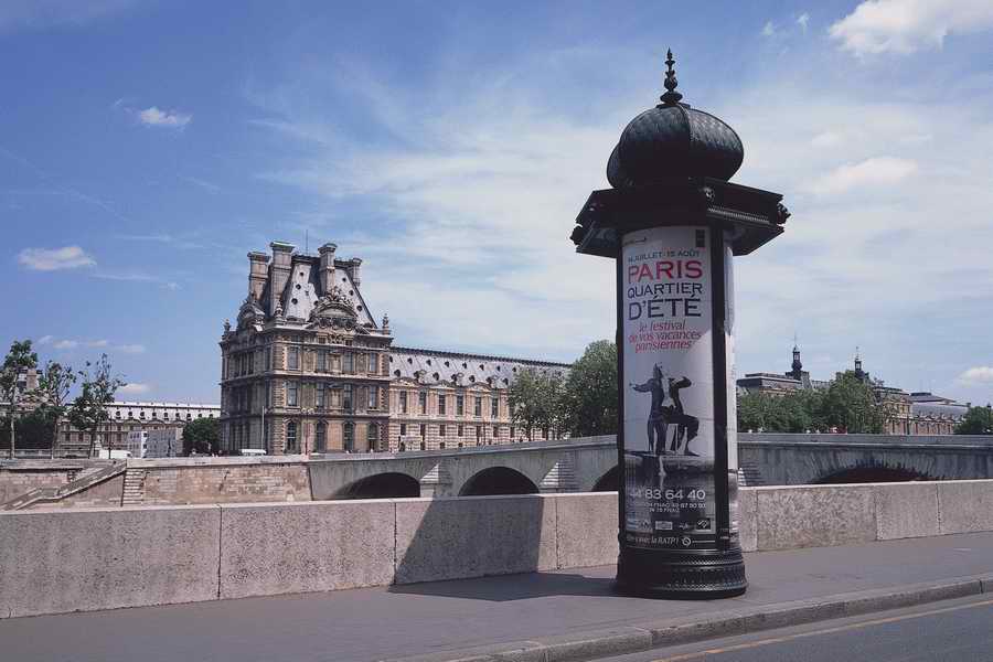Esprit de Paris - Shibvisi ></a>
<script language=JavaScript> 
  var txt = 