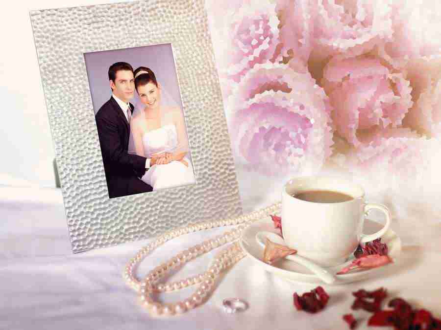 Weddings - Ulead Pick-a-Photo Layers ></a>
<script language=JavaScript> 
  var txt = 
